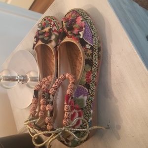 NWOT Adorable shoes SZ 41/9.5